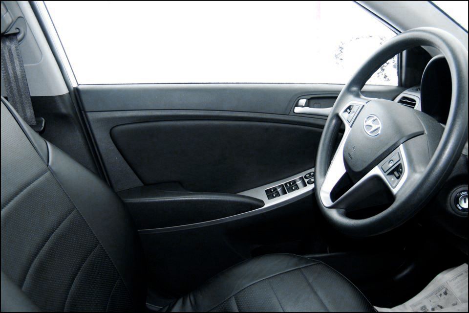 Обшивки карт дверей из эко-кожи без строчки для Hyundai i30 / Хёндэ ай30 1 2007-2012 Кожа Черный. Ричмарк — фото 3