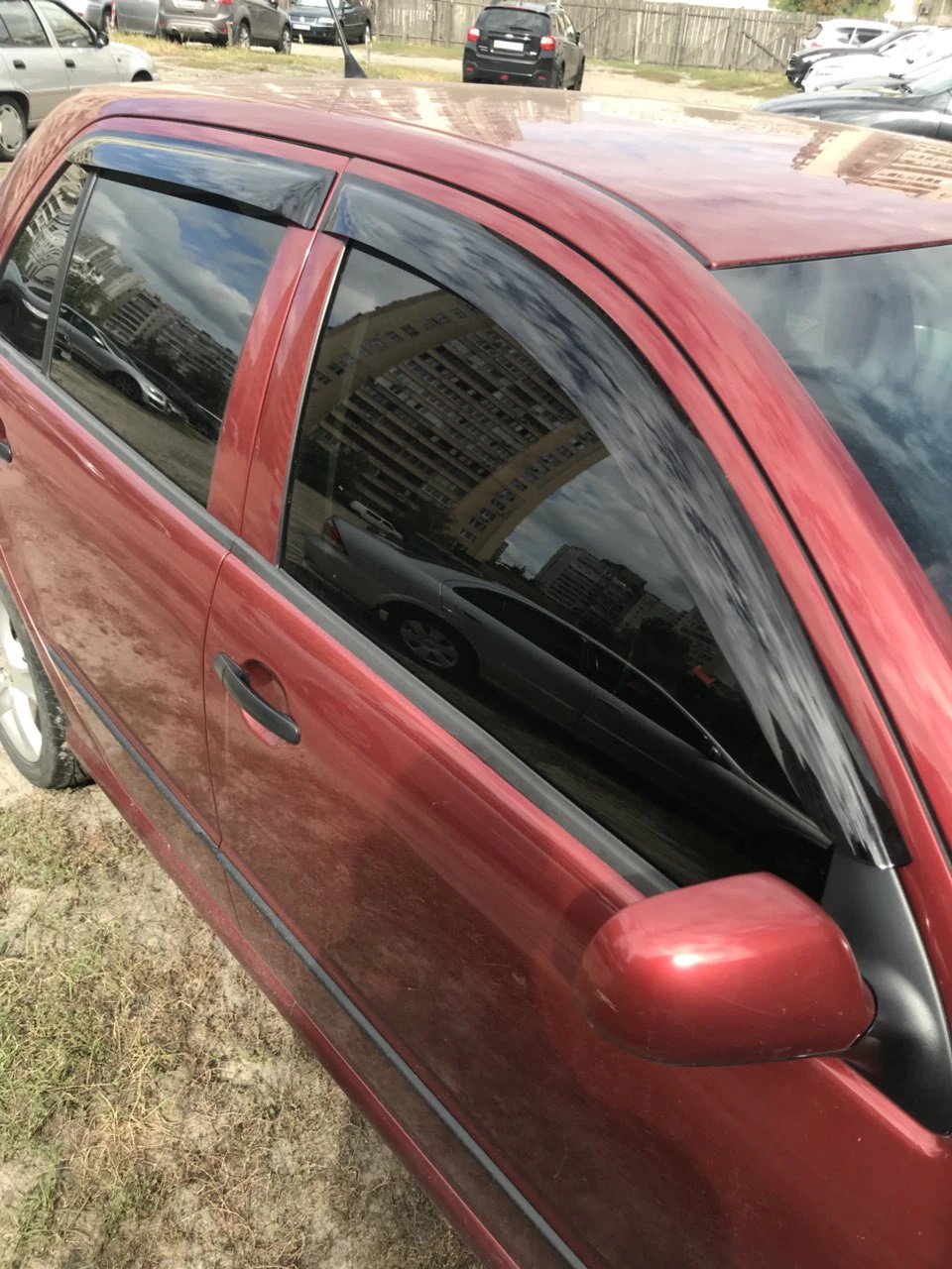 Дефлекторы окон дверей (ветровики) для Skoda Fabia / Шкода Фабия 1 1997-2007 Г.В.. Ричмарк — фото 7