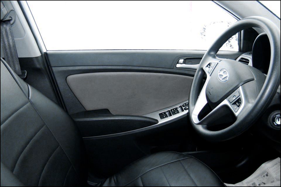 Обшивки карт дверей из эко-кожи без строчки для Hyundai Getz / Хюндай Гетз 2002-2011 Кожа серый. Ричмарк — фото 2
