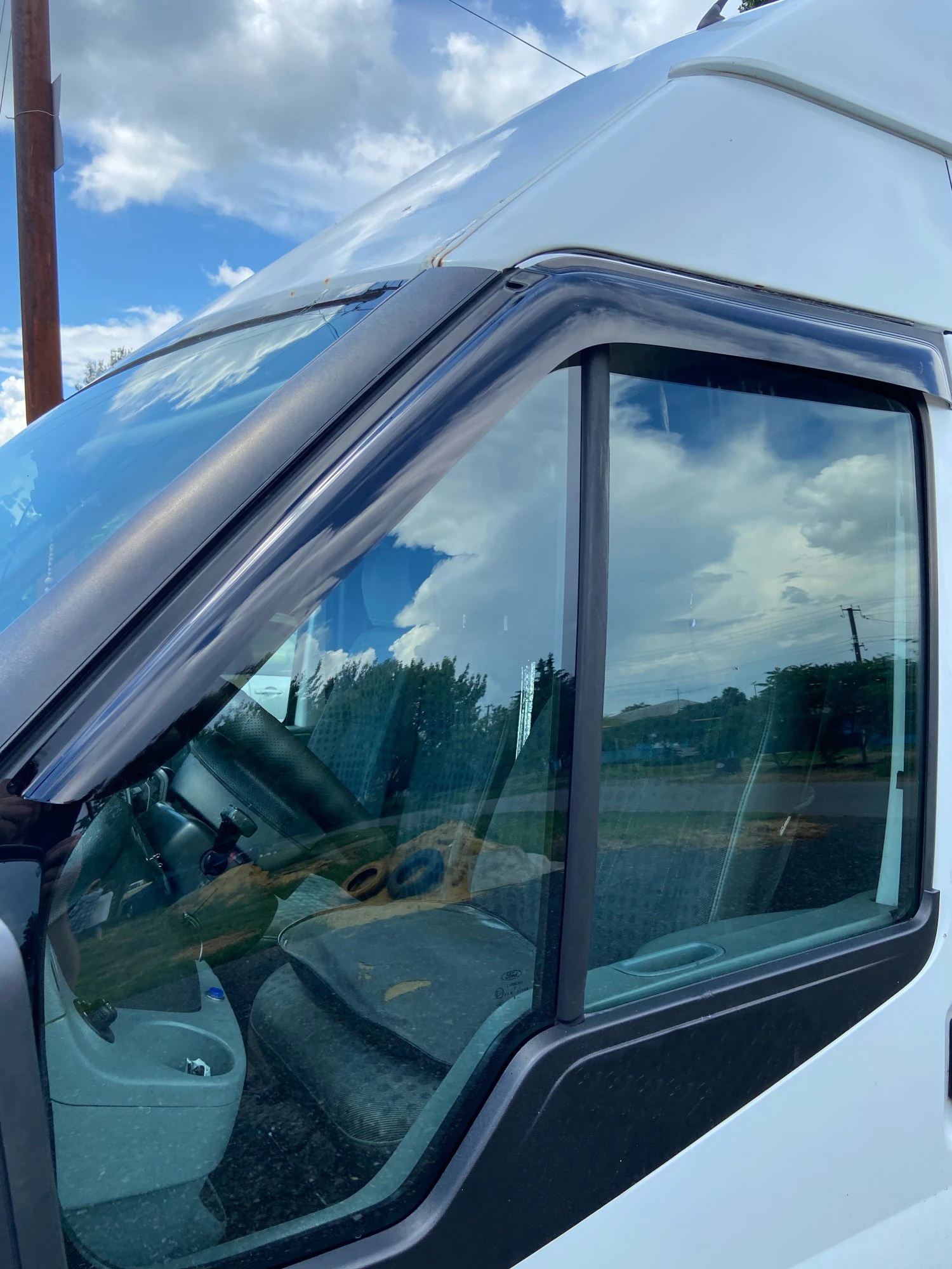 Дефлекторы окон дверей (ветровики) для HYUNDAI HD120 (2004-) — фото 4