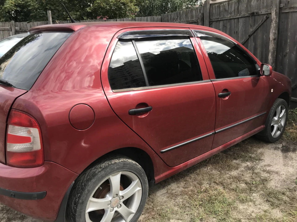 Дефлекторы окон дверей (ветровики) для Skoda Fabia / Шкода Фабия 1 1997-2007 Г.В.. Ричмарк — фото 4